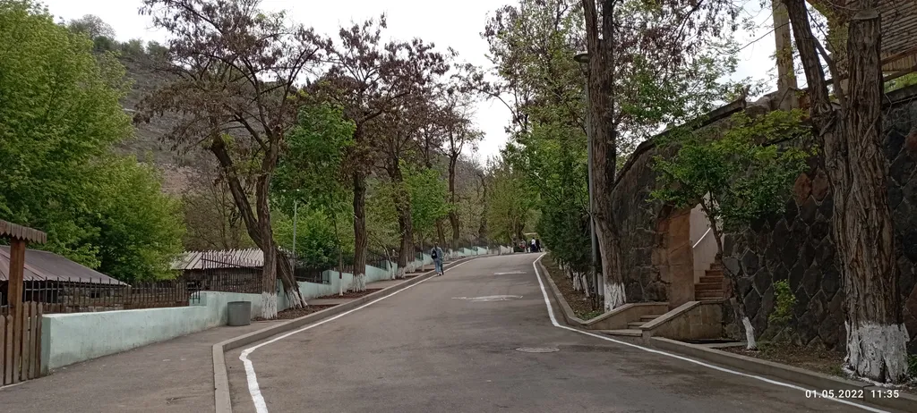 Уютная студия  с балконом в самом сердце Еревана