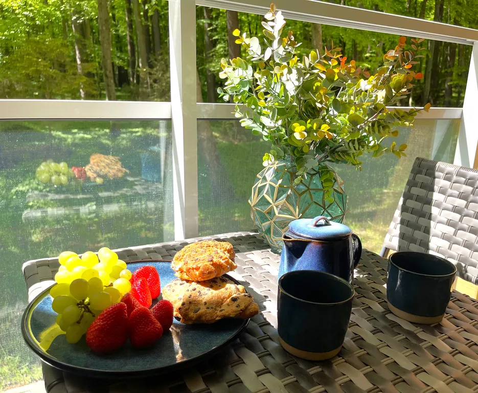 Апартаменты с балконом и видом на сосновый парк рядом с морем