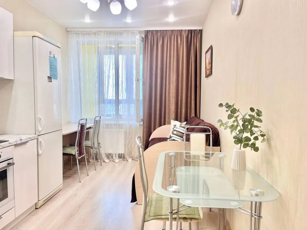 Евродвушка Апарт Гулливер с лоджией в центре