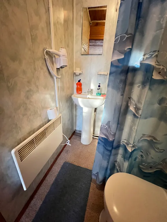 Квартира Жилая комната на четверых в деревянном таунхаусе — Апшеронск