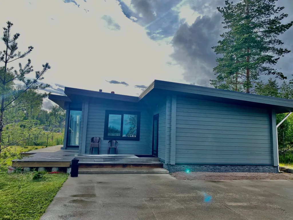 Уютный новый коттедж на берегу Финского залива
С баней на дровах