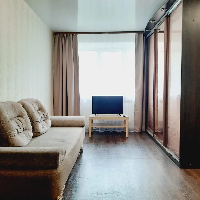 Квартира рядом с Аэропортом Толмачёво — аренда посуточно в Обь