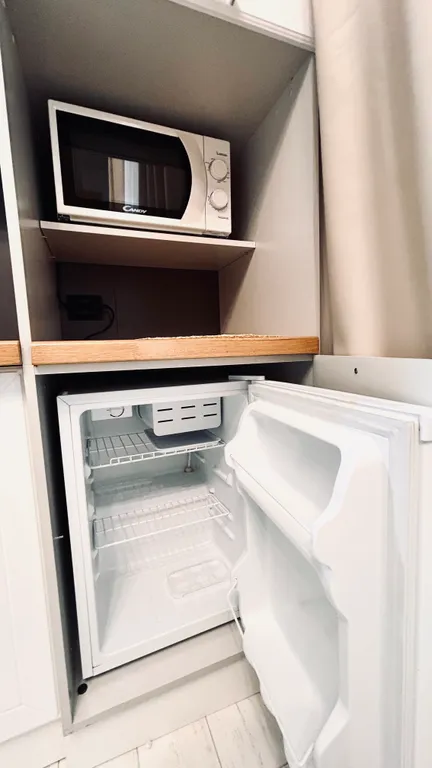 Квартира Квартира Уютная студия с отдельной жилой лоджией рядом с морем — Сириус