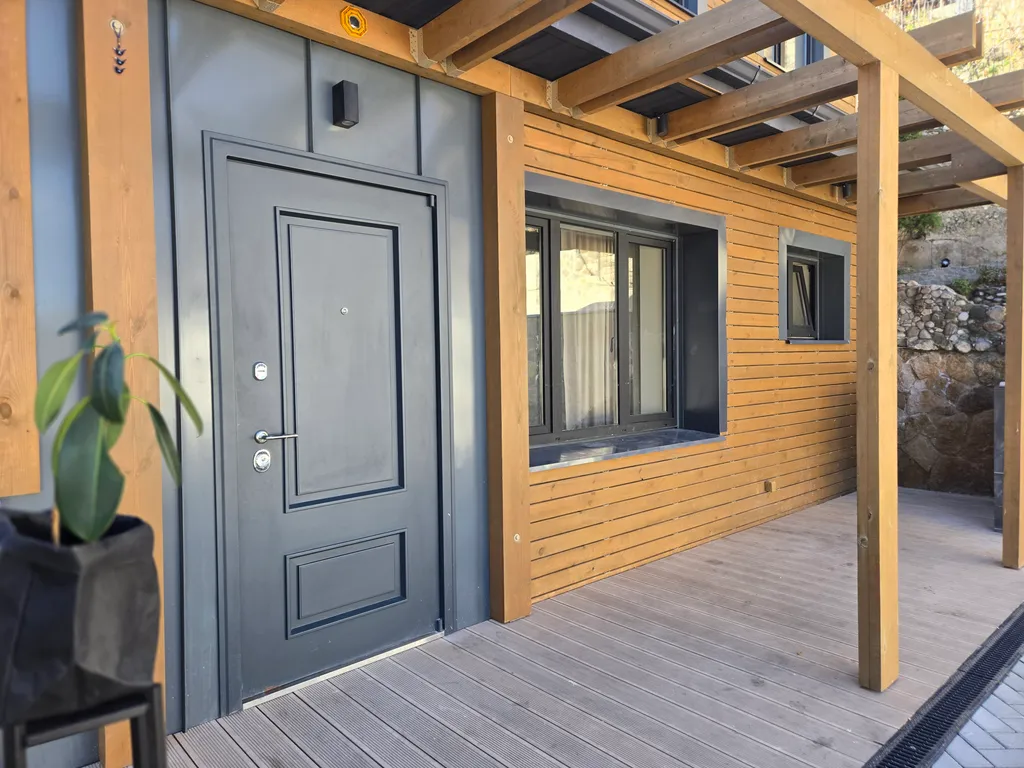 Дом в Кисловодске с авторскими интерьерами на стыке курорта и природы