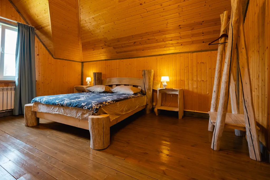 Коттедж у пруда