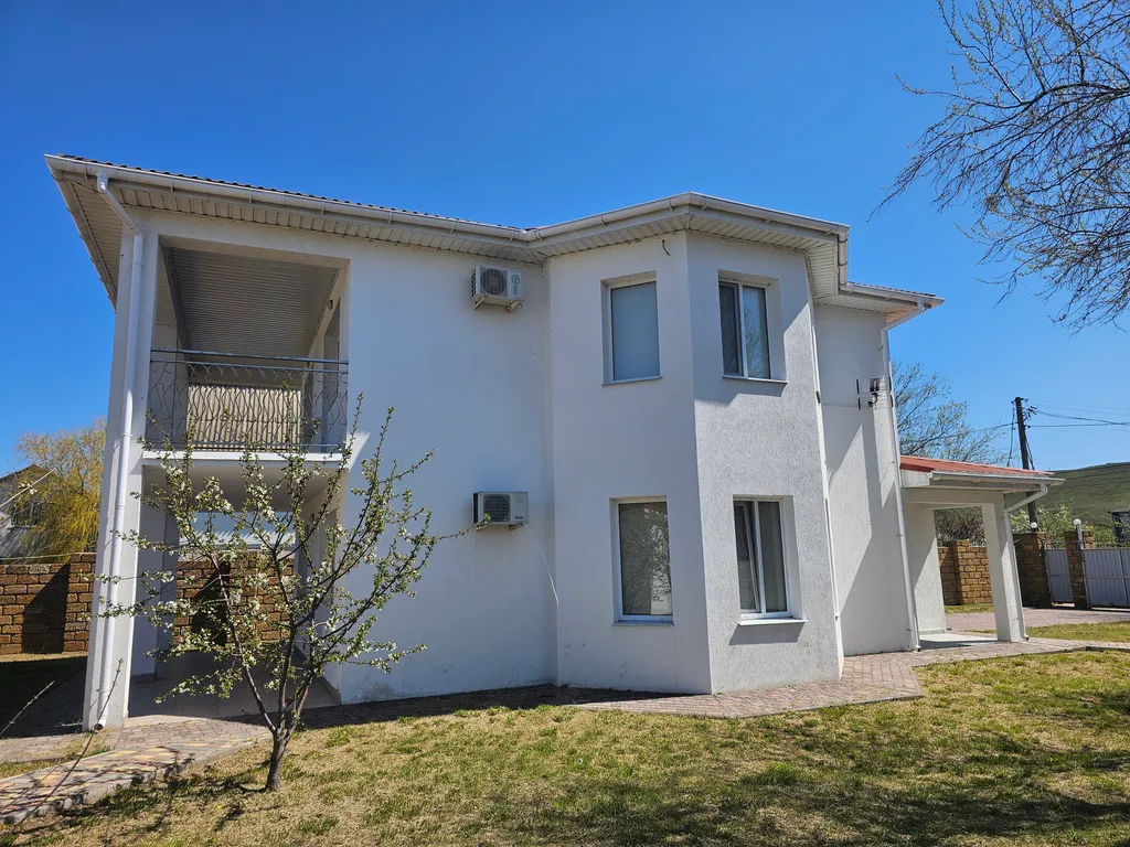 Коттедж Дом в 5 минутах от моря — Новоотрадное