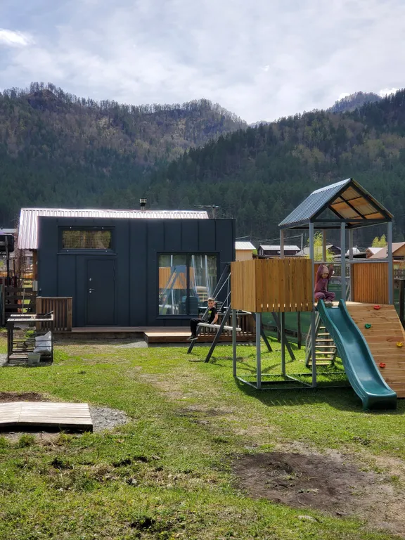 Коттедж Дом почти двухэтажный на опушке реликтового бора с видом на горы — Аскат