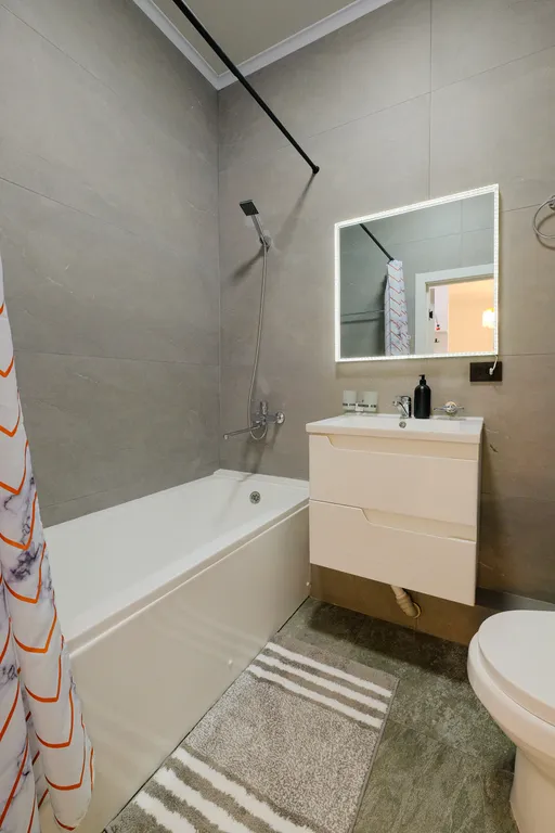 Уютная и чистая 2-комнатная квартира в центре с видом на горы