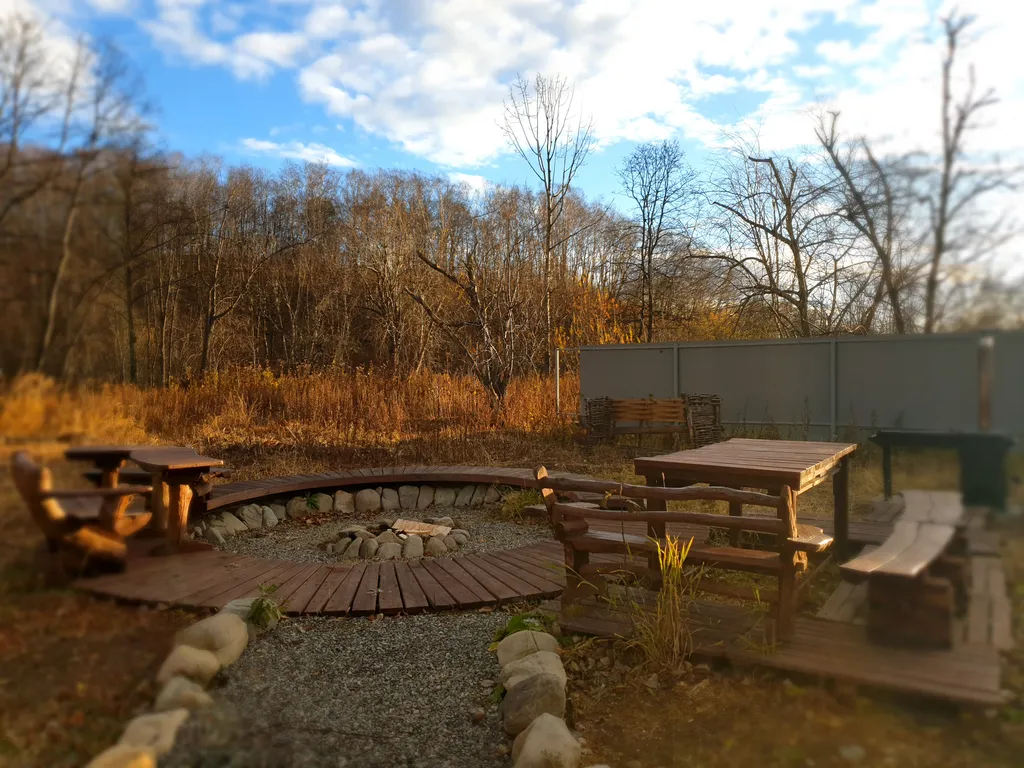 Уютный дом с сауной на первом этаже, в черте города у ручья