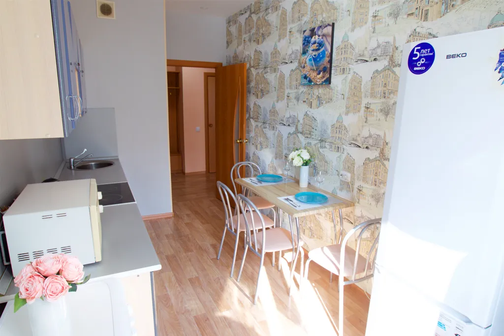 Квартира Квартира Уютная-прям напротив ТРЦ Планета — Красноярск