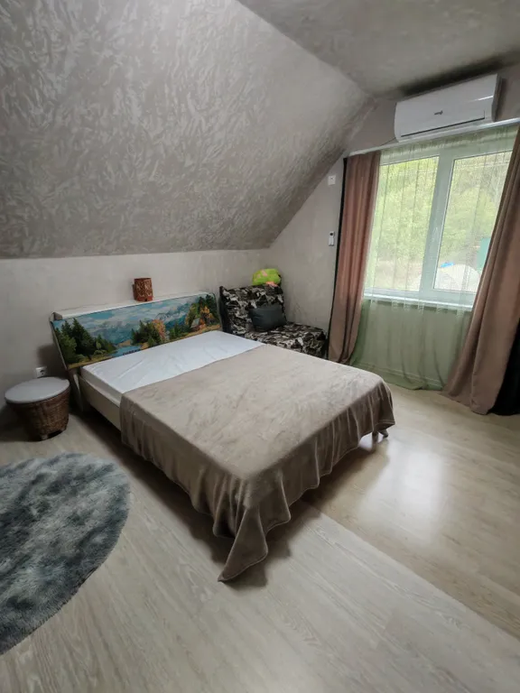 Уютная мансарда дома у озера