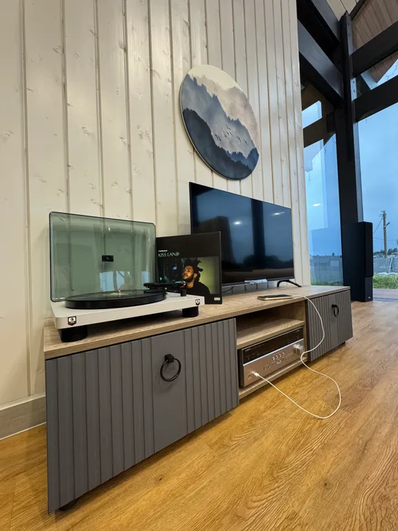 Коттедж Стеклянный дом на берегу Мичуринского озера возле склонов для катания — Мичуринское