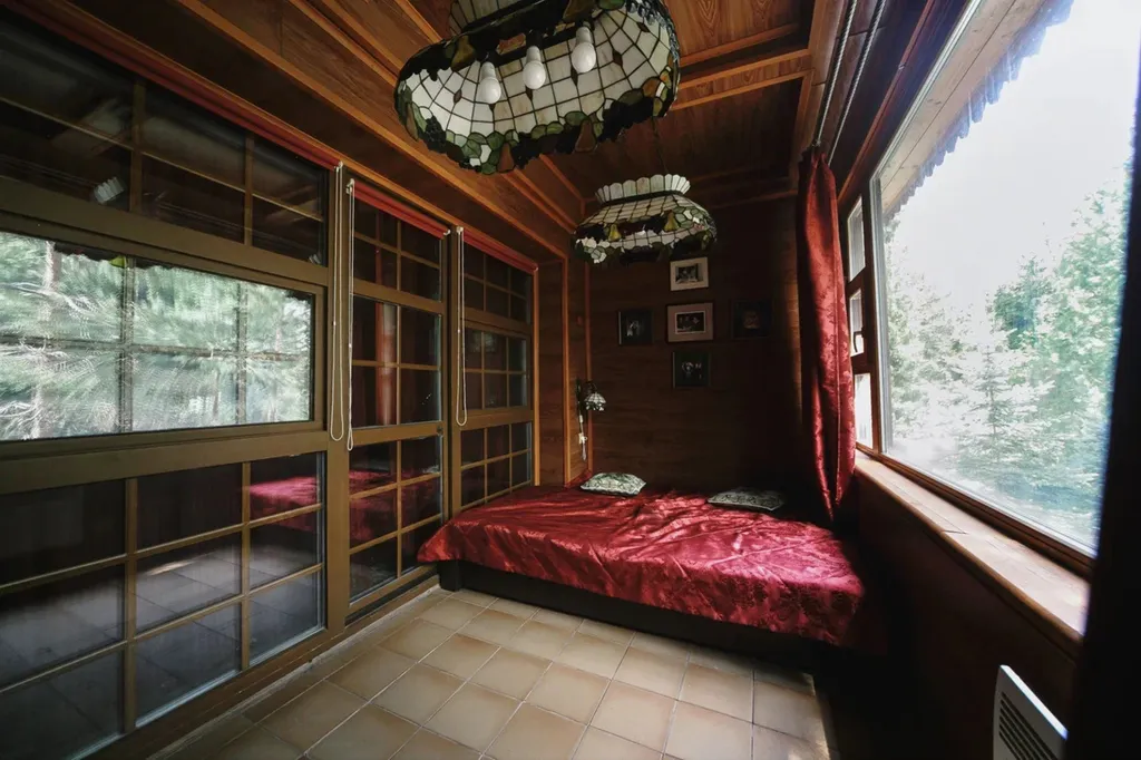 Коттедж Дом с тропическим бассейном, сауной и каминами — Московский