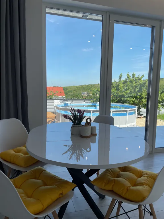 Уютный приватный дом с бассейном в горах среди виноградников