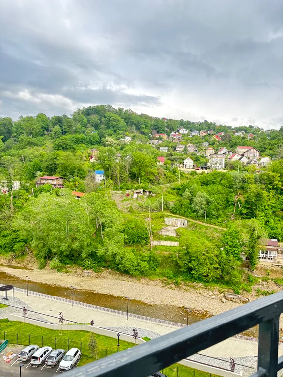 Уютная видовая студия с дизайнерским ремонтом