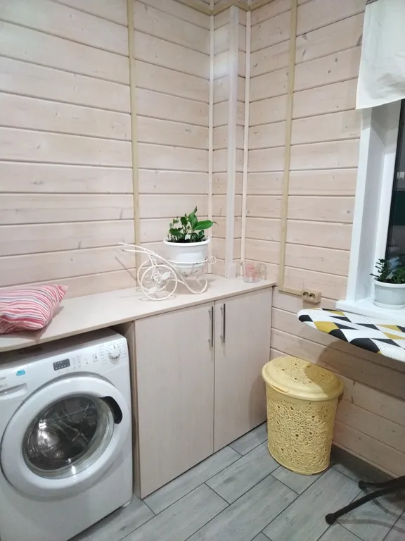 Уютный дом с беседкой в черте города