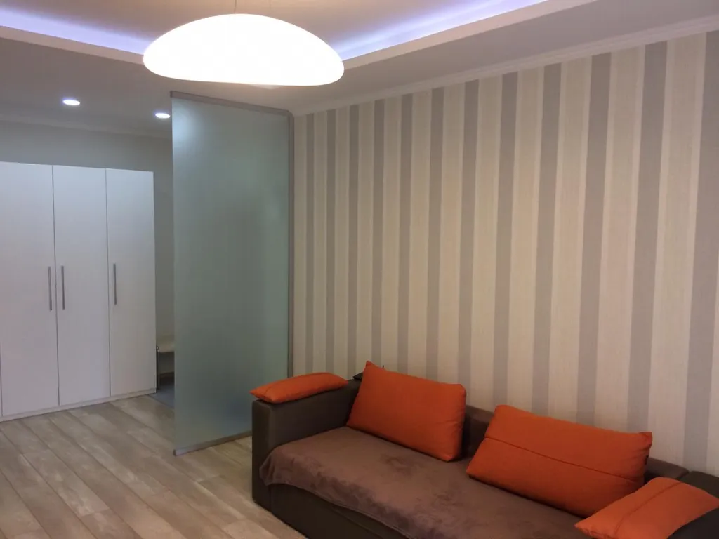 Круглосуточная вода, самый центр, 2 ком