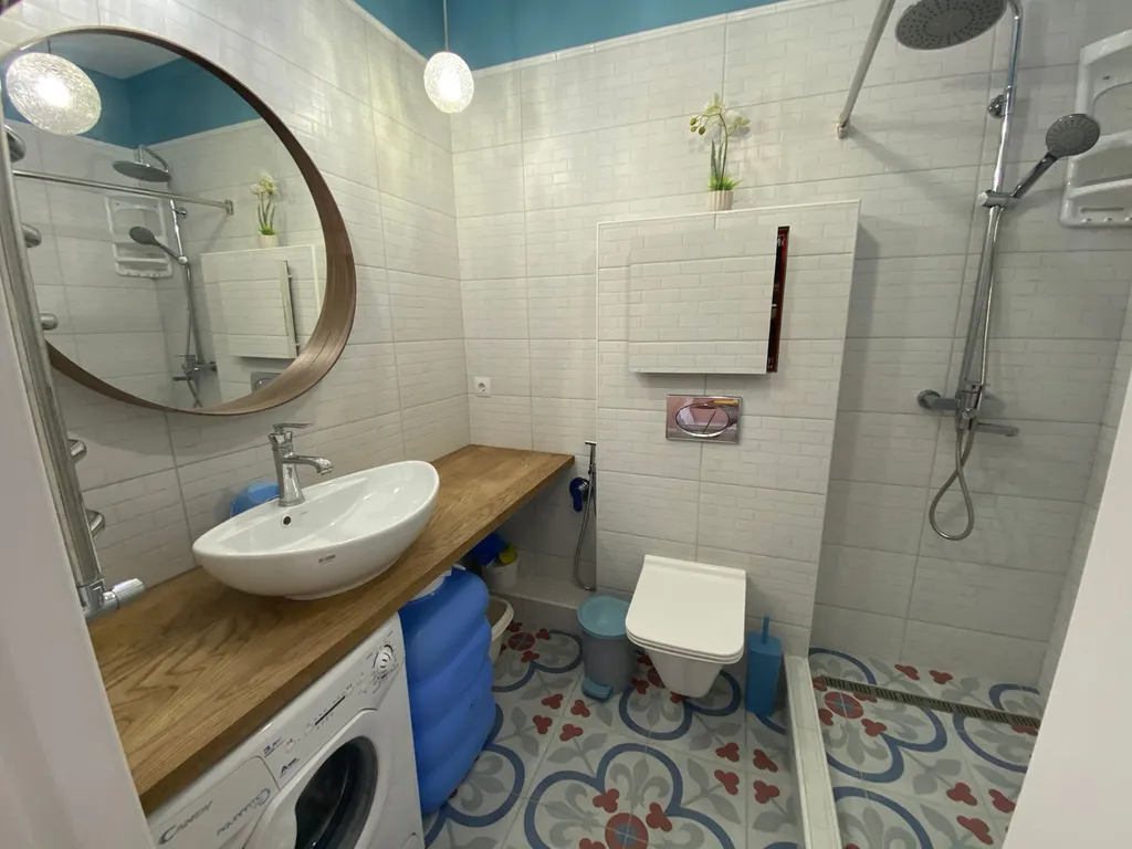 Элитная, новая однушка с авторским дизайном у песочного пляжа