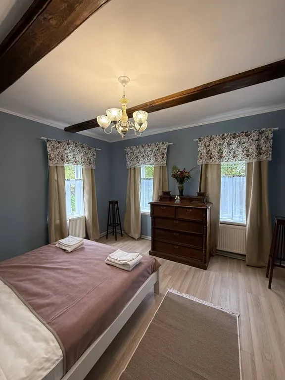 Уютный дом у реки в стиле прованс