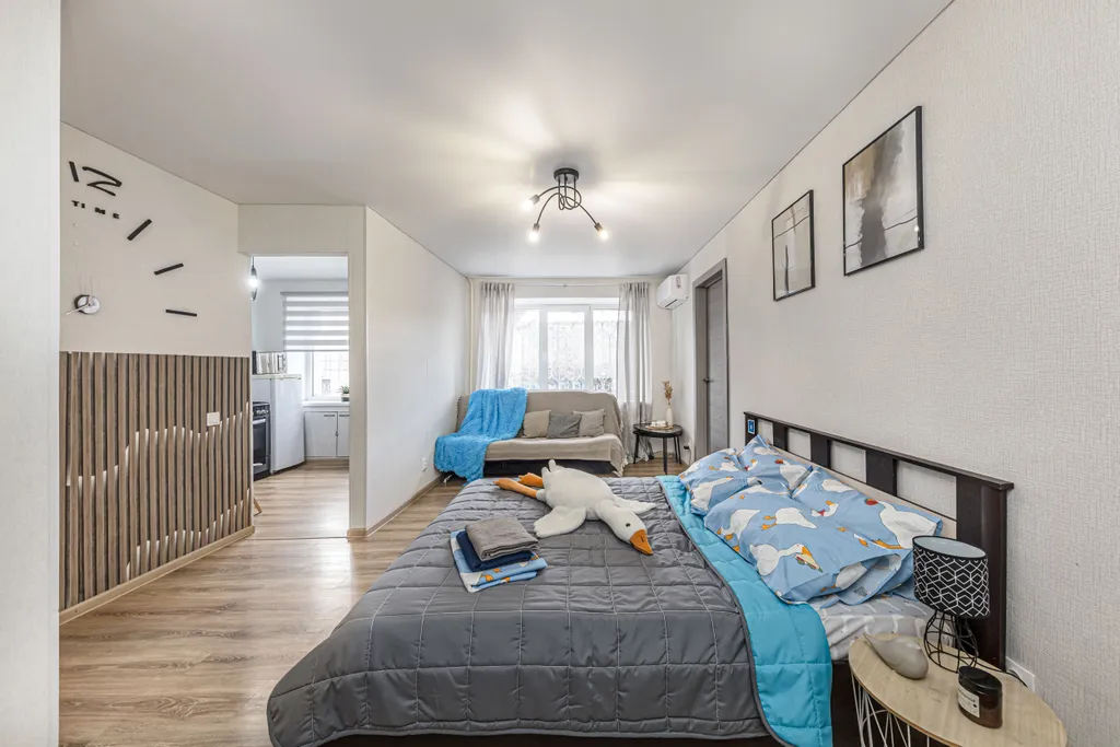 Двухкомнатная квартира в живописном месте у набережной