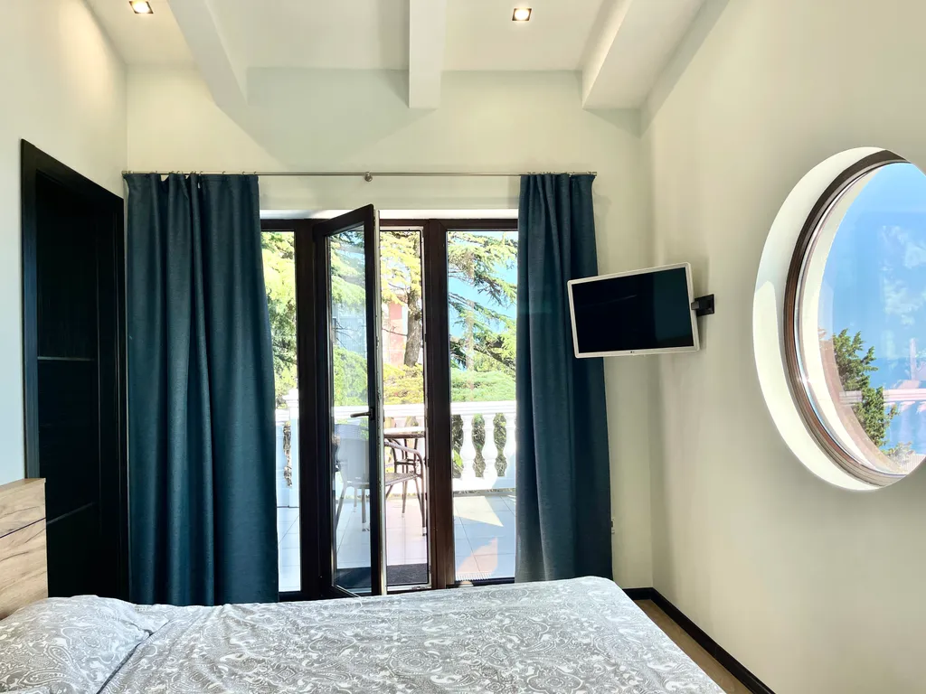 Студия с видом на море