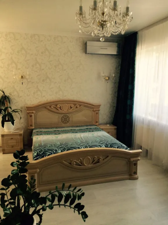 Дом с двориком для вас и парковка