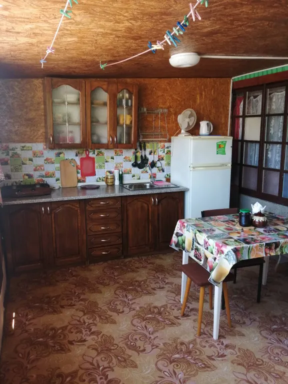 Уютный домик с террасой и видом на море, душ и туалет в помещении