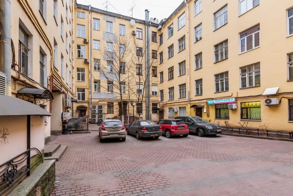Квартира Квартира с видовым балконом на Невский — Санкт-Петербург