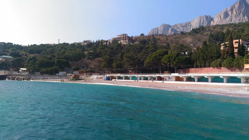 Вилла Azure Marina с бассейном