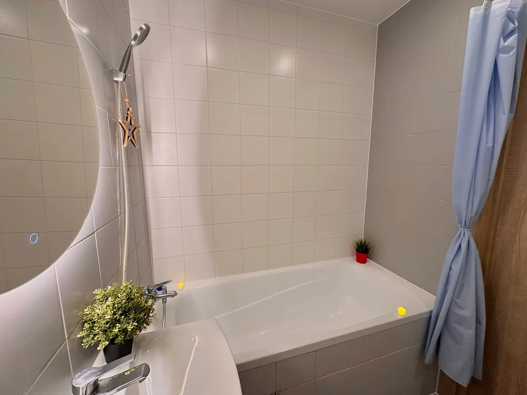 Просторная 1-комнатная квартира для 4 человек рядом с метро Аннино.