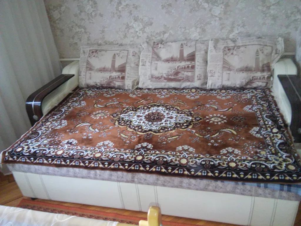 Дом возле леса, 5 этаж, окна в горы, птицы и воздух