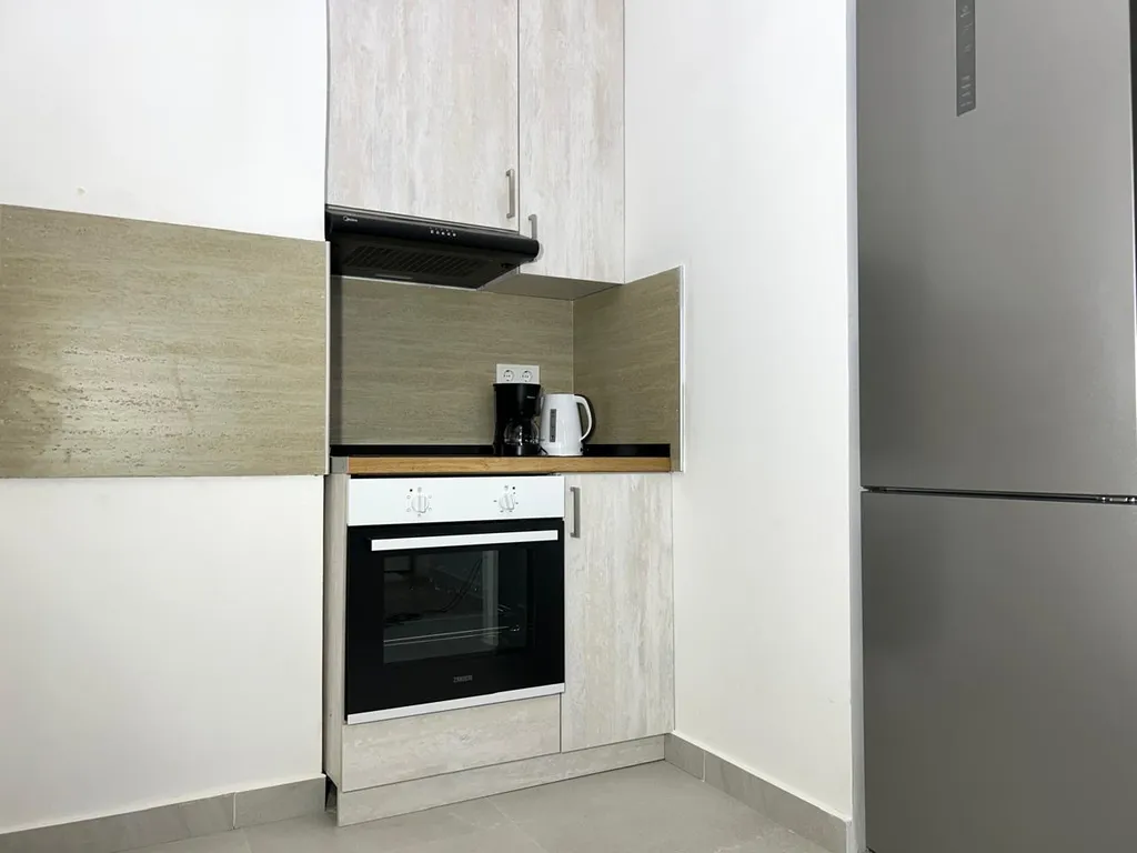 Атмосферная евродвушка, сияние в центре города