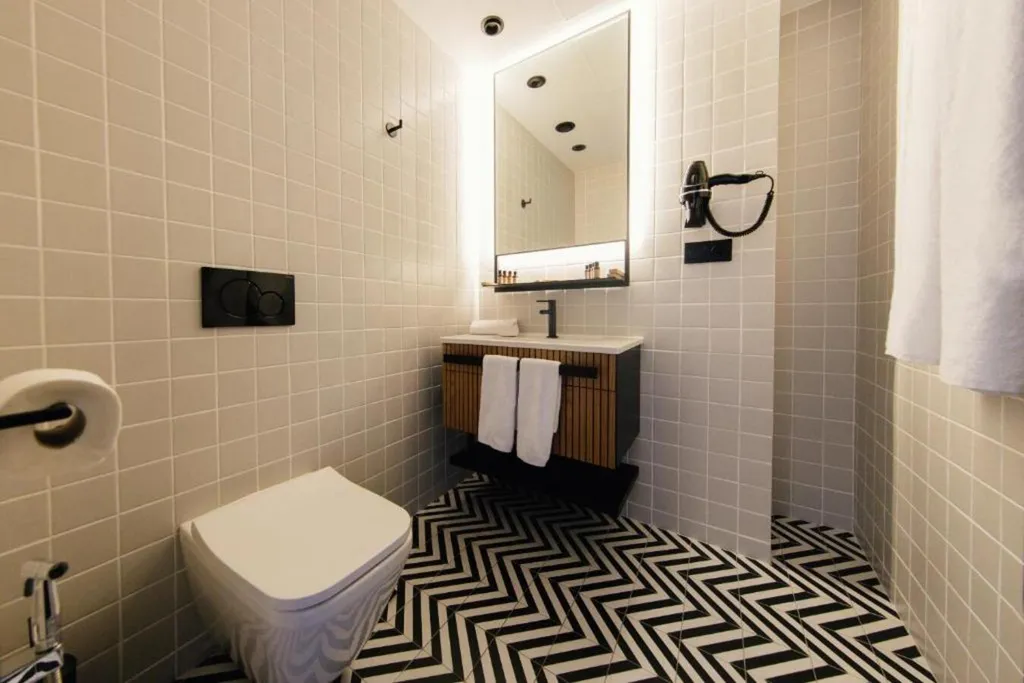 Superior double/twin