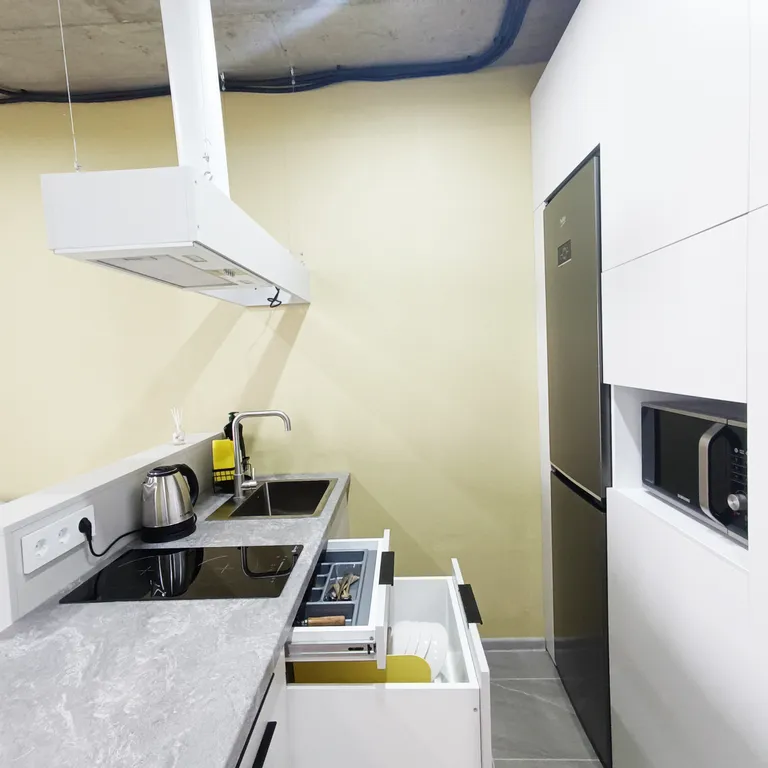 Новая студия в Минск-Мир с самозаселением возле метро