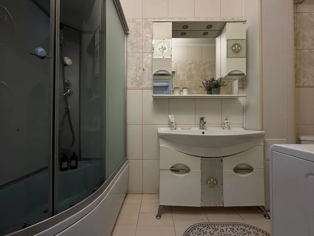 Двухкомнатная квартира рядом с Кремлем