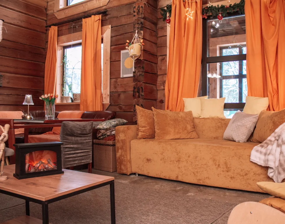 Атмосферный уютный экокоттедж из кедра с прудом