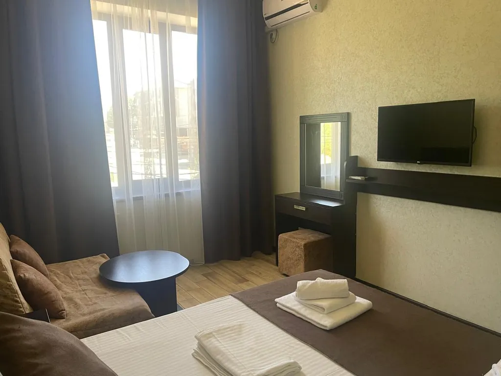 Двухместный без балкона с большим окном