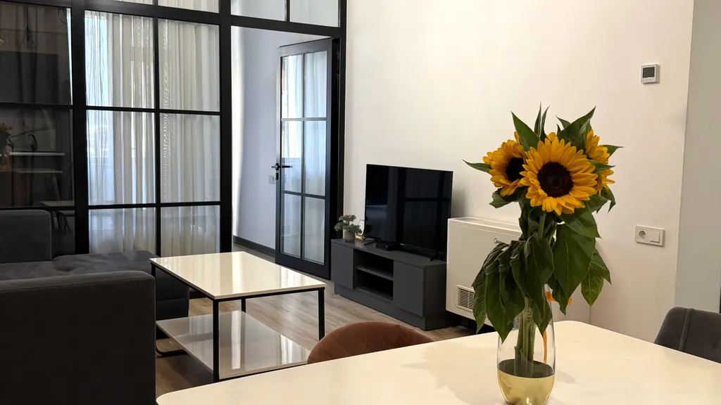 Уютный апартамент с 2 спальнями рядом с Сизнс парк