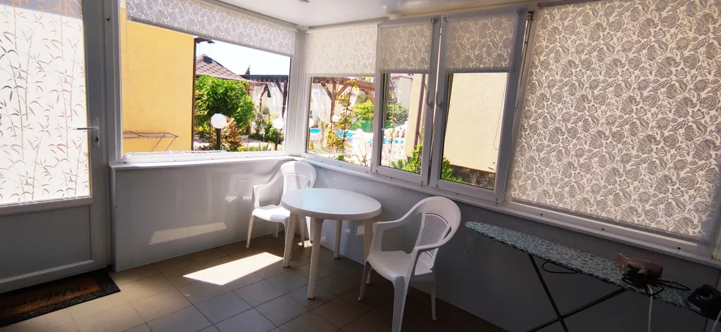 Коттедж с видом на бассейн