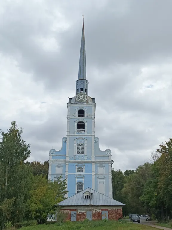 Атмосферная двухуровневая квартира с видом на Петропавловский парк