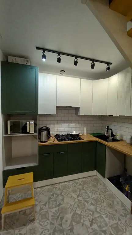 новый благоустроенный дом в тихом месте