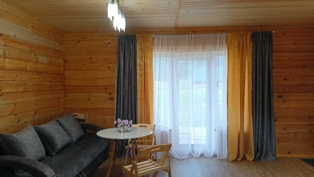 Дачка на поляне