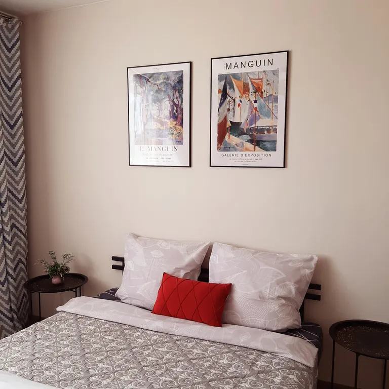 Просторная евротрешка с видом на Ангару и город