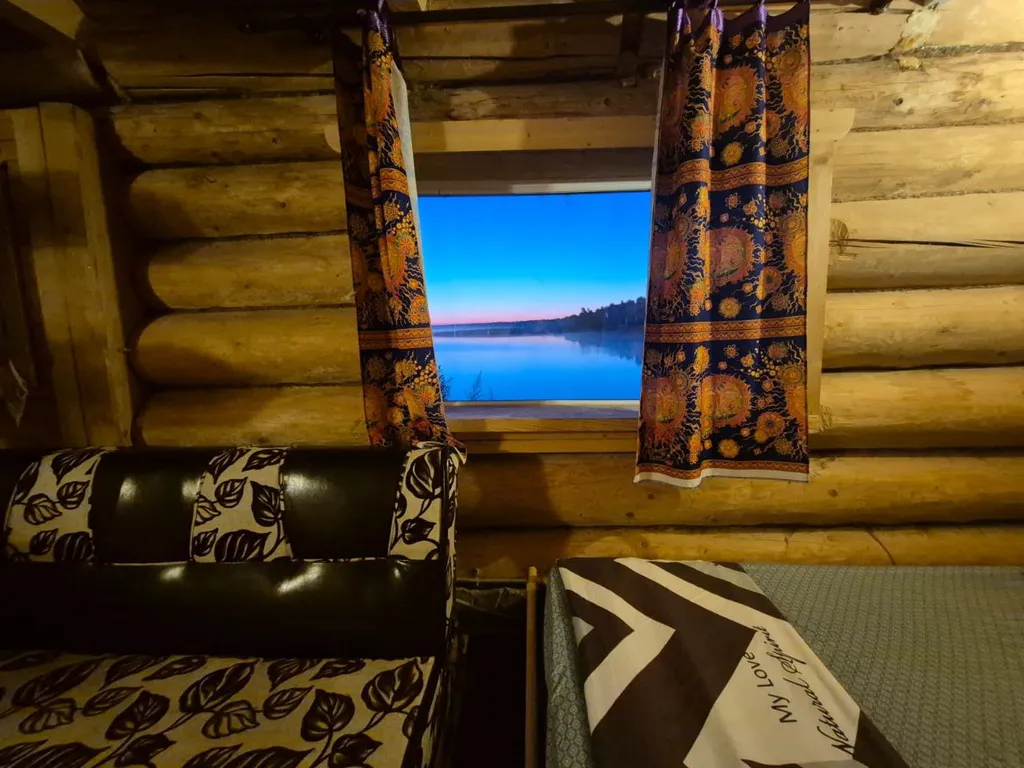 Дом Солнца на берегу озера Сиг