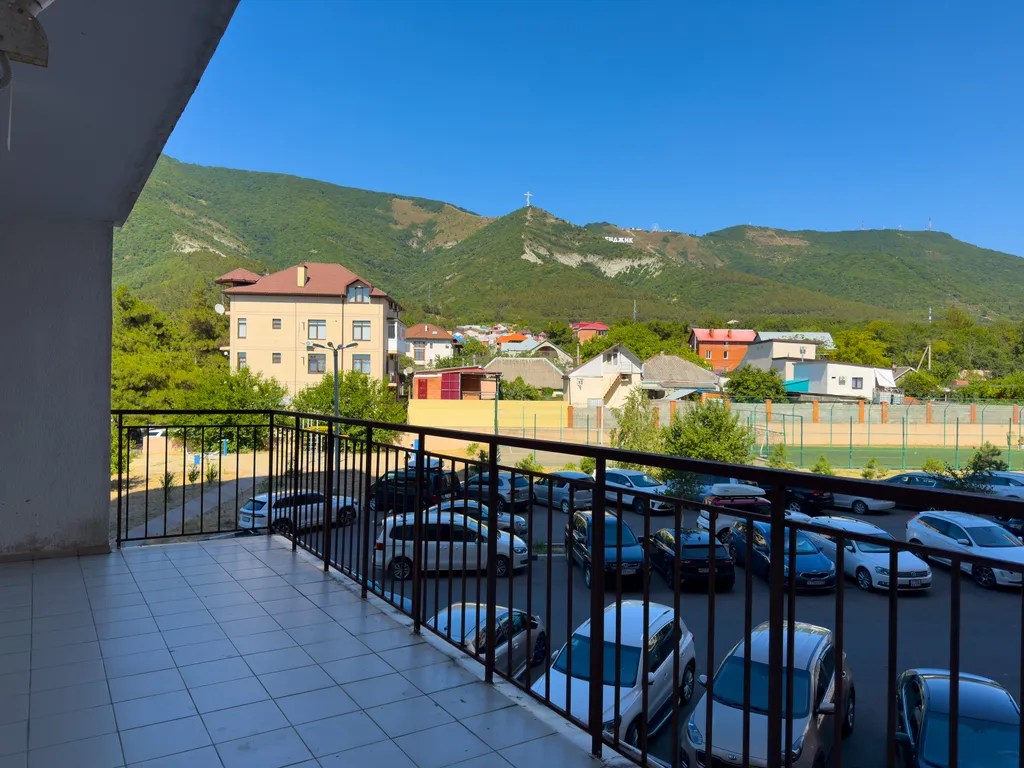 Квартира 3-комнатная квартира с террасой в Сосновой роще — Геленджик