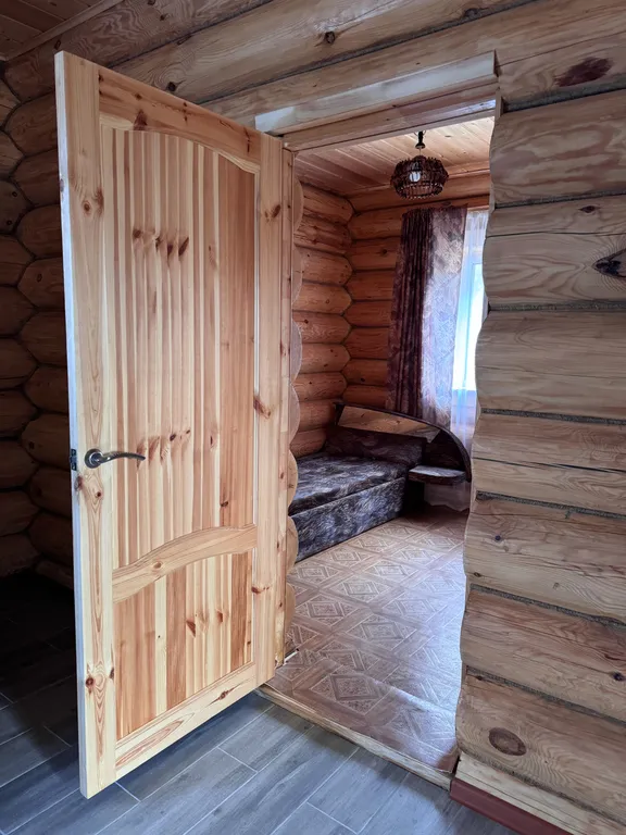 Новый деревянный дом в живописном месте