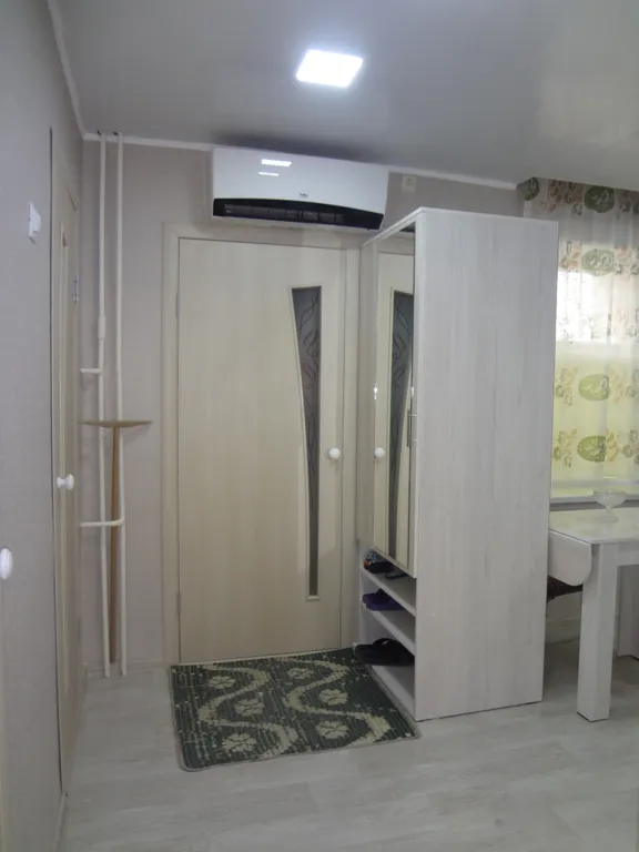 рядом море, песчаный пляж, яхт-клуб