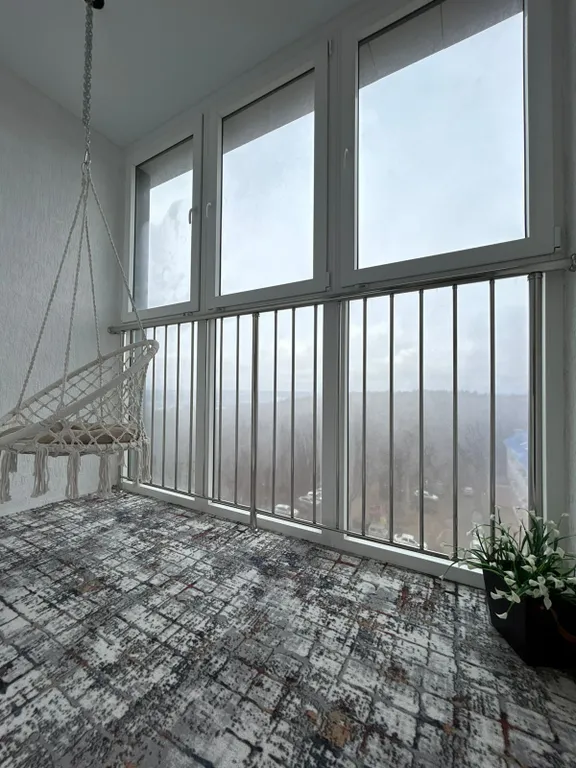 Квартира с видом на лес в центре города