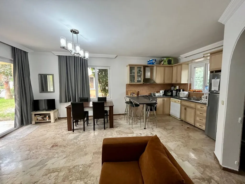 Прекрасная вилла у моря