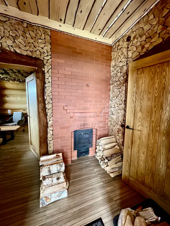 Загородный треугольный дом, с баней и чаном